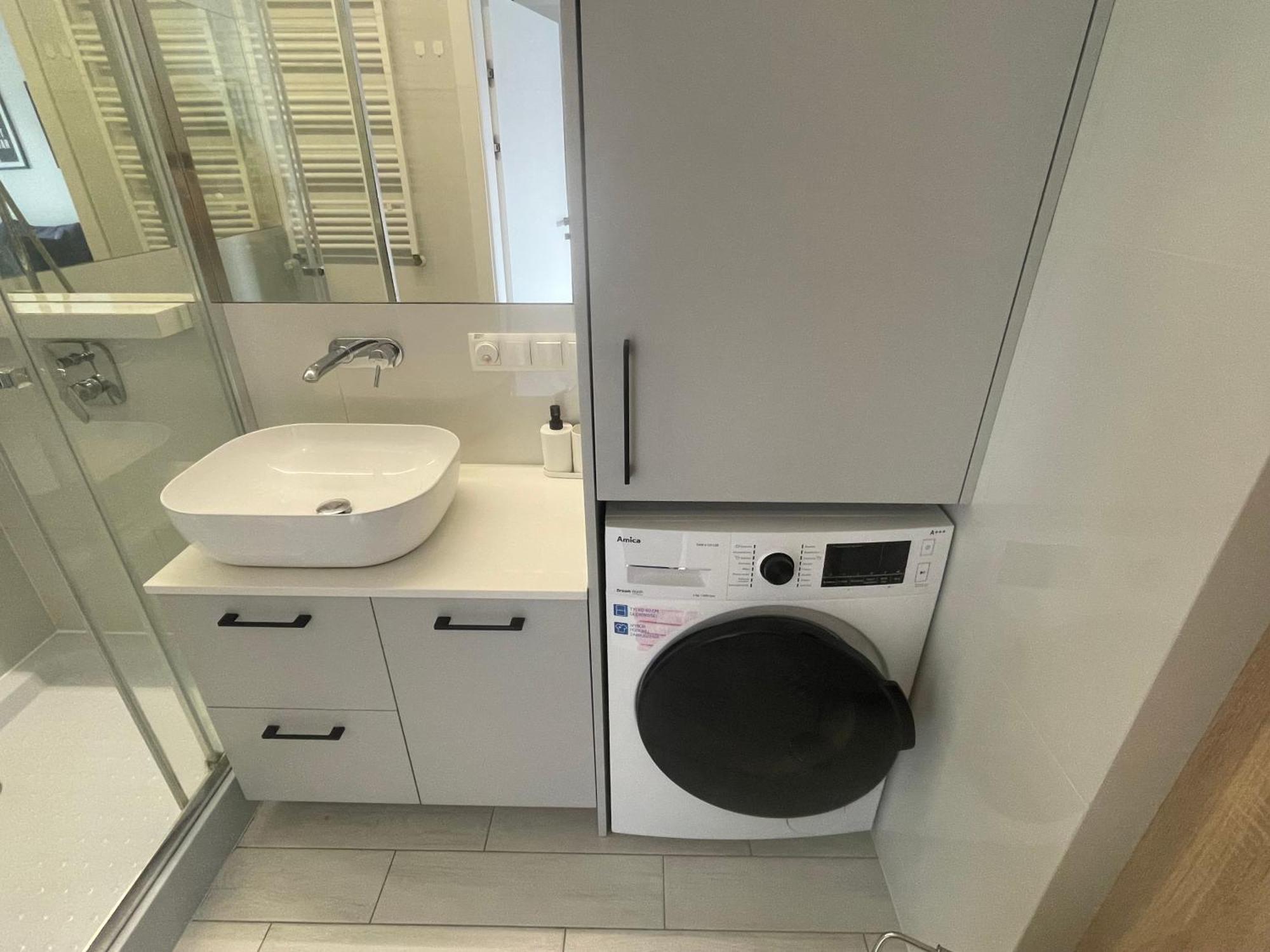 Apartment Parking & Balkon