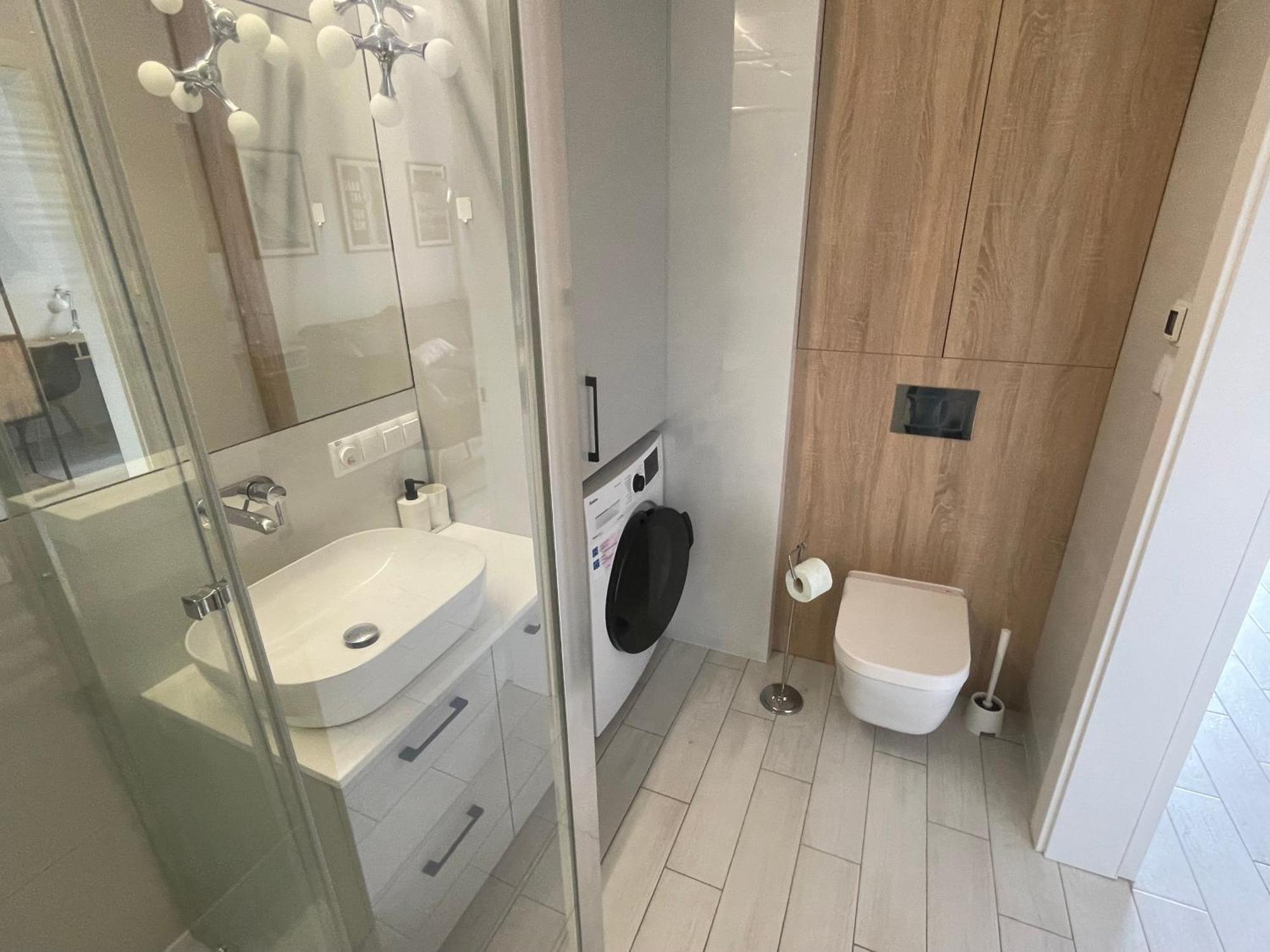 Parking & Balkon Apartment Wroclaw